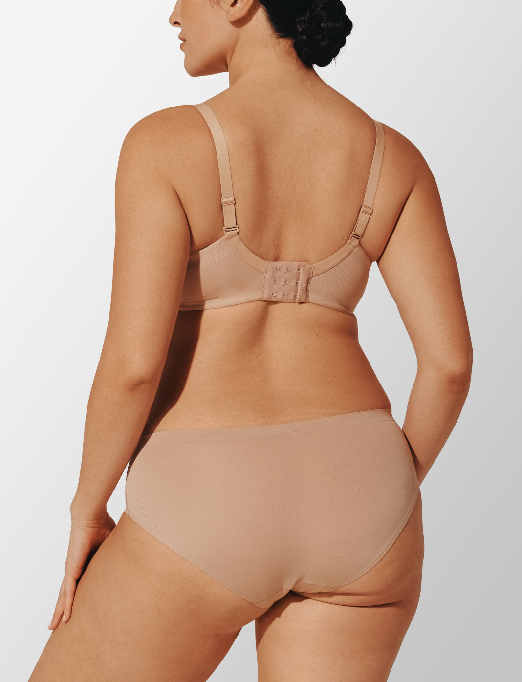 Thermoregulating Wireless Cooling Bra in Taupe - Cooling Bra For Menopause in Nude - Thirdlove US