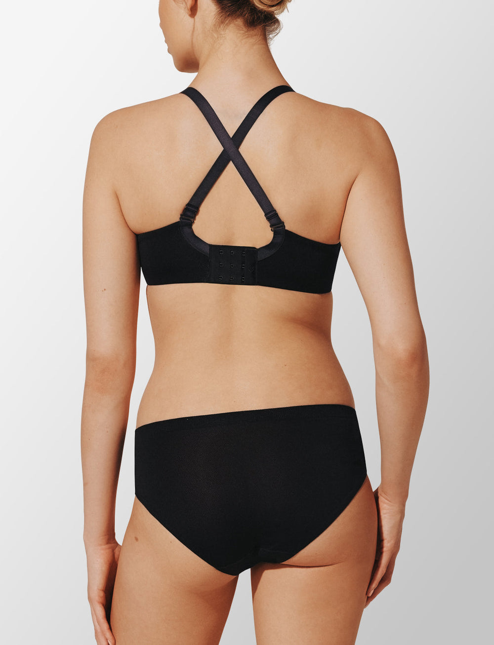 Thermoregulating Wireless Cooling Bra in Black - Cooling Bra For Menopause - Thirdlove for sale