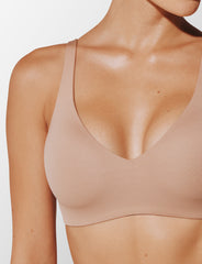 Taupe Thermoregulating TempSync™ Wireless Plunge Bra - Thirdlove for sale